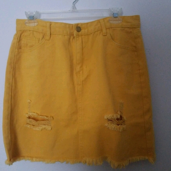 Yellow Skirt - Picture 1 of 2